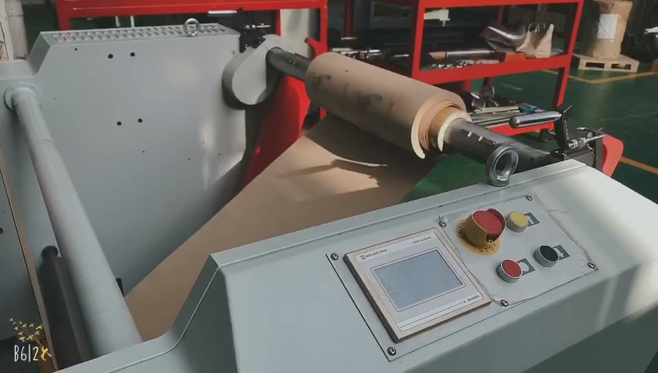 одель 330- один из продуктов серии полностью автоматических высокоскоростных станков для производства бумажных пакетов с квадратным дном3