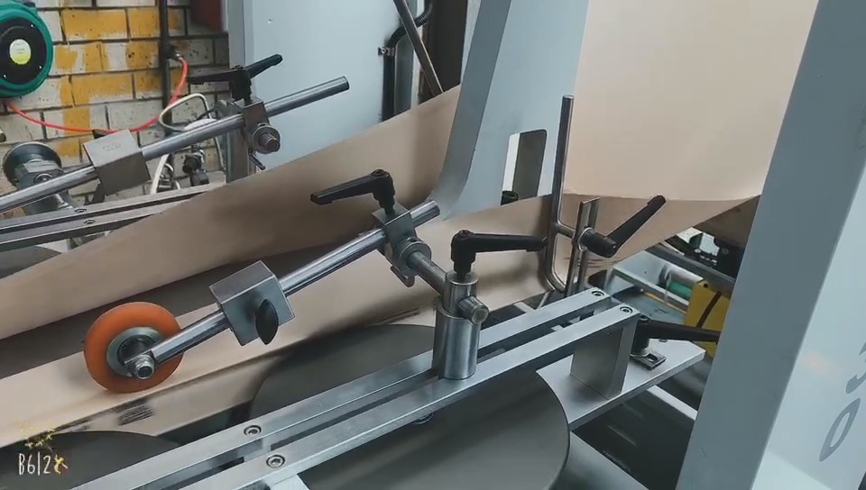 одель 330- один из продуктов серии полностью автоматических высокоскоростных станков для производства бумажных пакетов с квадратным дном6